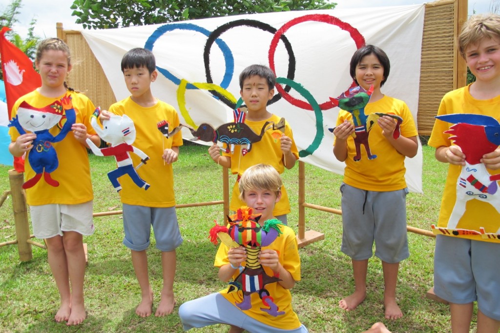 IMG_5899 Panyaden School students with their Olympic mascots